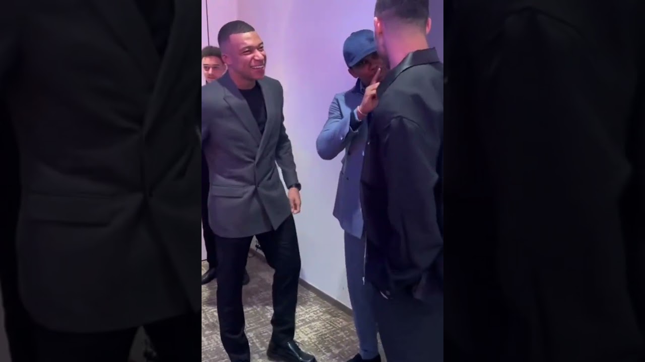 La rencontre &eacute;mouvante entre Samuel Eto'o et Mbapp&eacute; &agrave; la soir&eacute;e de Gala