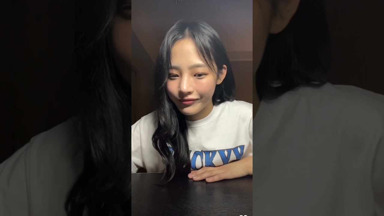 minji newjeans phoning live 30122023#youtubeshorts#newjeansphoning#phoning#phoninglive#minj#newjeans