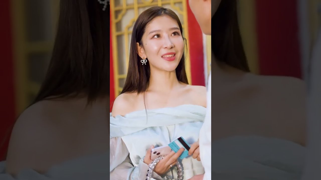 Chàng công nhân làm vỡ cổ vật, thức tỉnh hệ thống; liếc mắt phân biệt đồ cổ, một đêm đổi đời.