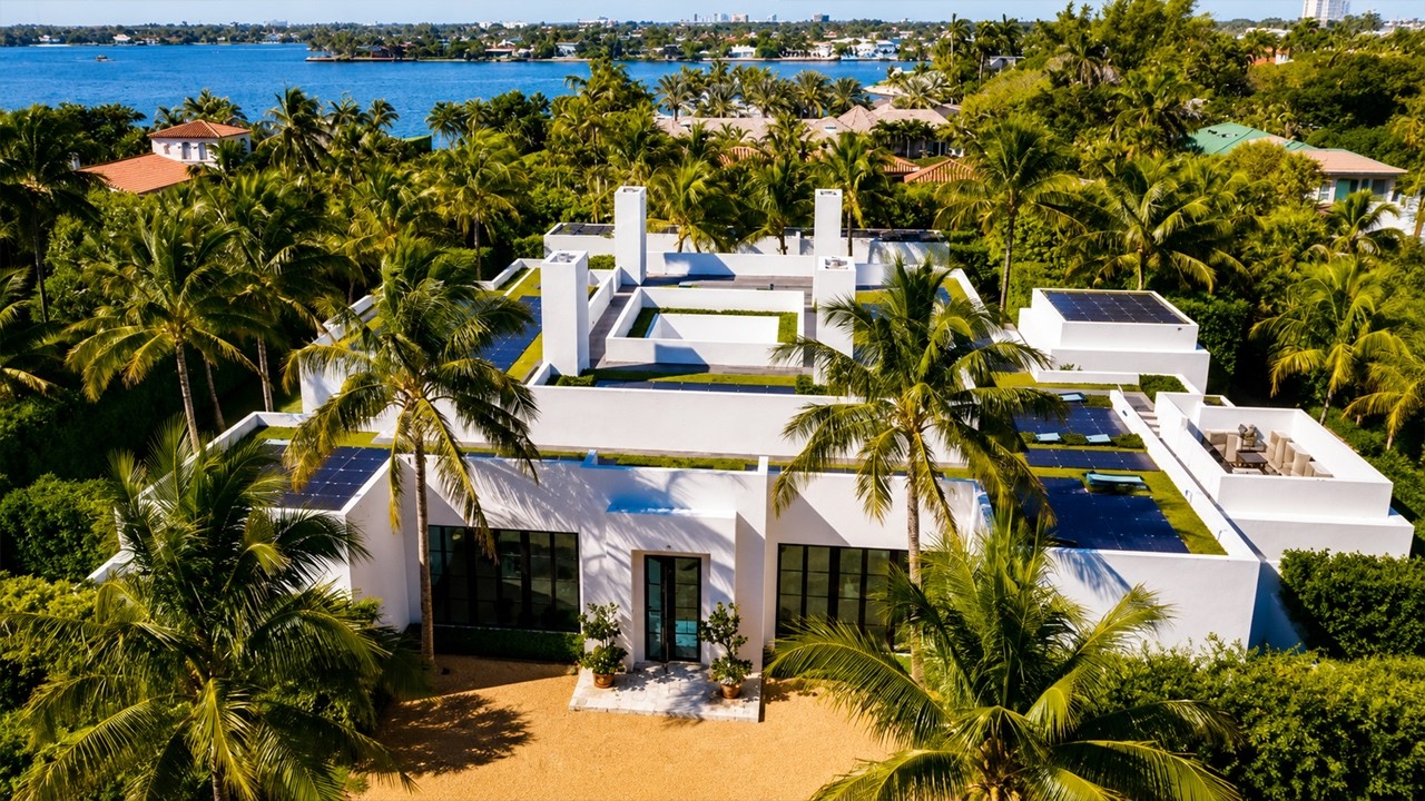 Palm Beach Florida House Tour - Elegant Waterfront Living Redefined