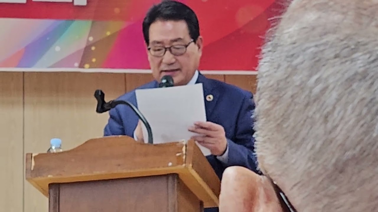 AI인천포럼창립발기인낭독 백석두회장 AI인천포럼은 2026년 2월 6일 창립발기인대회를 열어  인공지능(AI)1급 활용전문자격증취득한 한국귀농귀촌귀어협회 회장윤태섭 참석