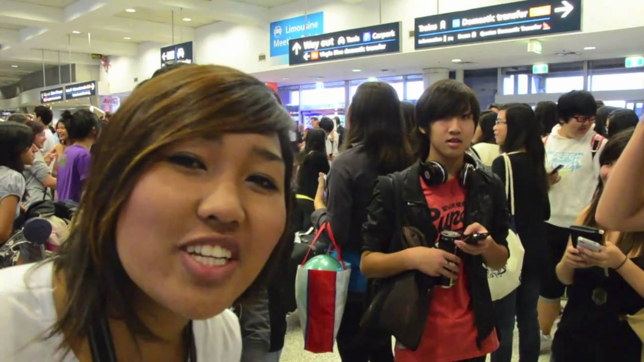 SHINee's Ultimate Australian Adventure Part 1 - hellokpop TV (Episode 1)