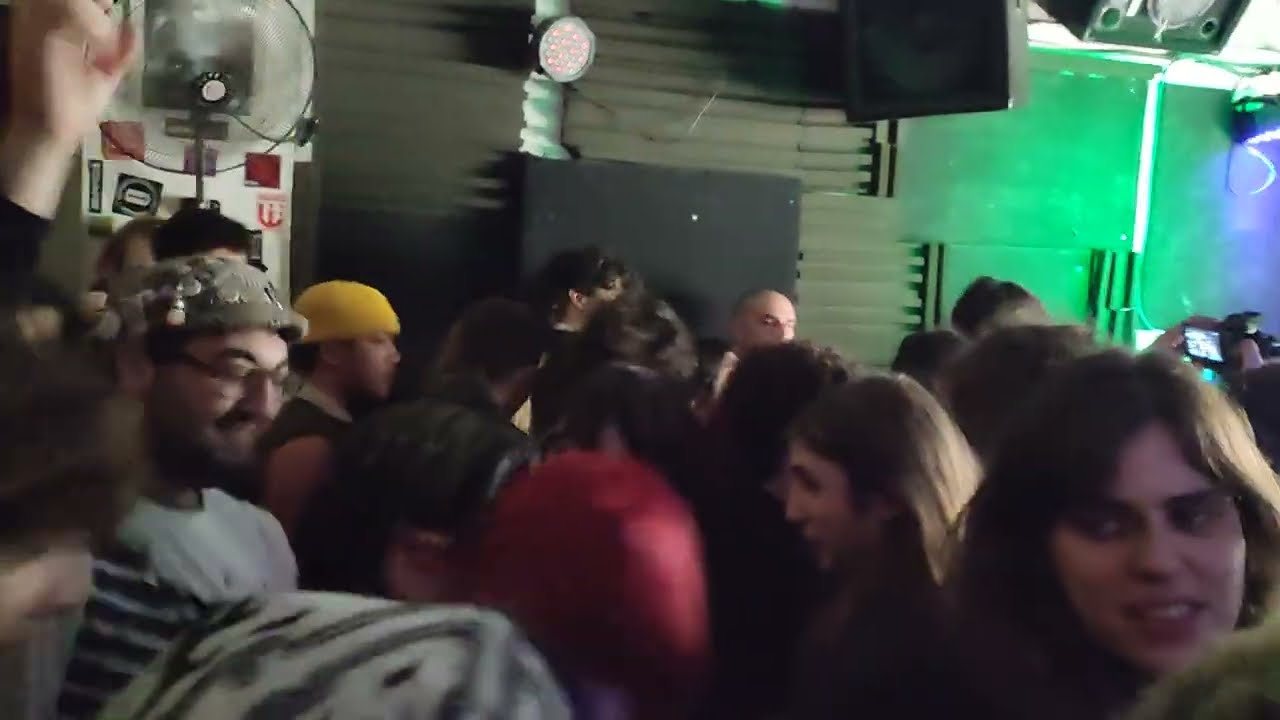 חתולה נבלה - אנשים רקובים