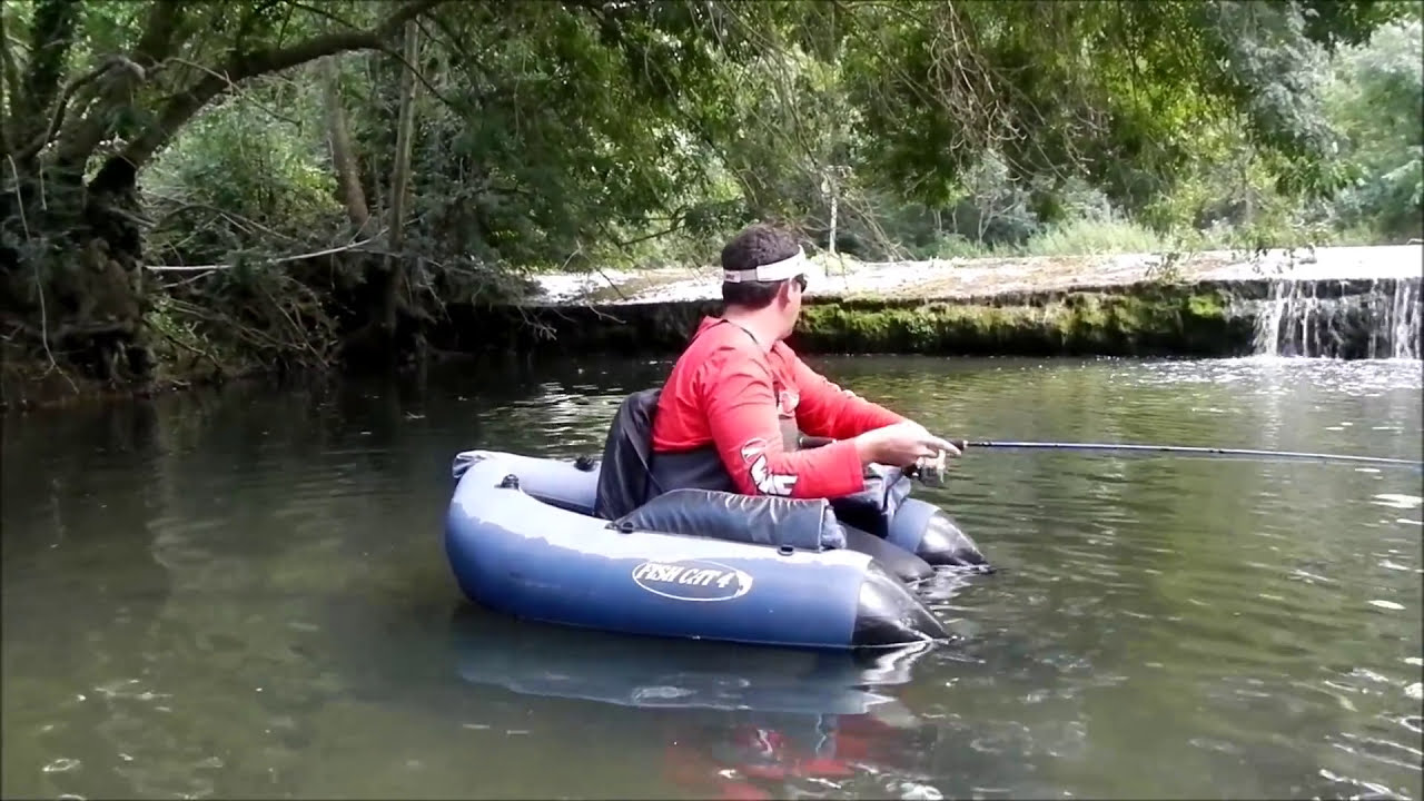Peche de la perche au poisson nageur et leurre souple en float tube