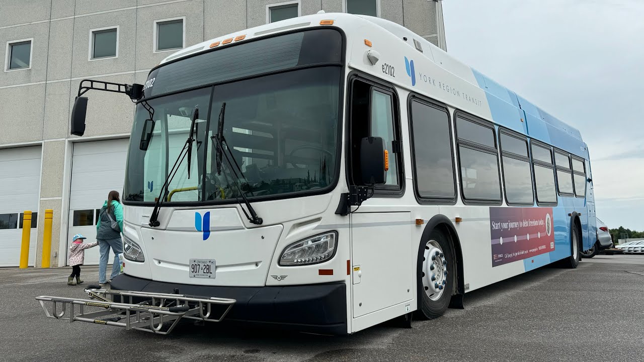 [EVENT] YRT - Interior Walkaround (New Flyer XE40 e2102)