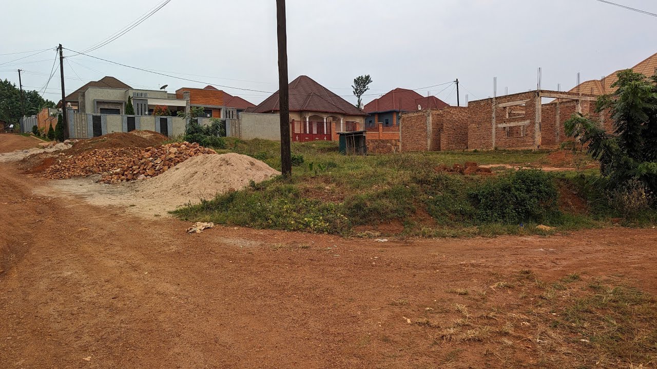 Imari ziboneka zikenewe gasogi cyaruzinjye ikibanza ubuso bwa 400 sqm kigurishwa ntucikwe 0789394412
