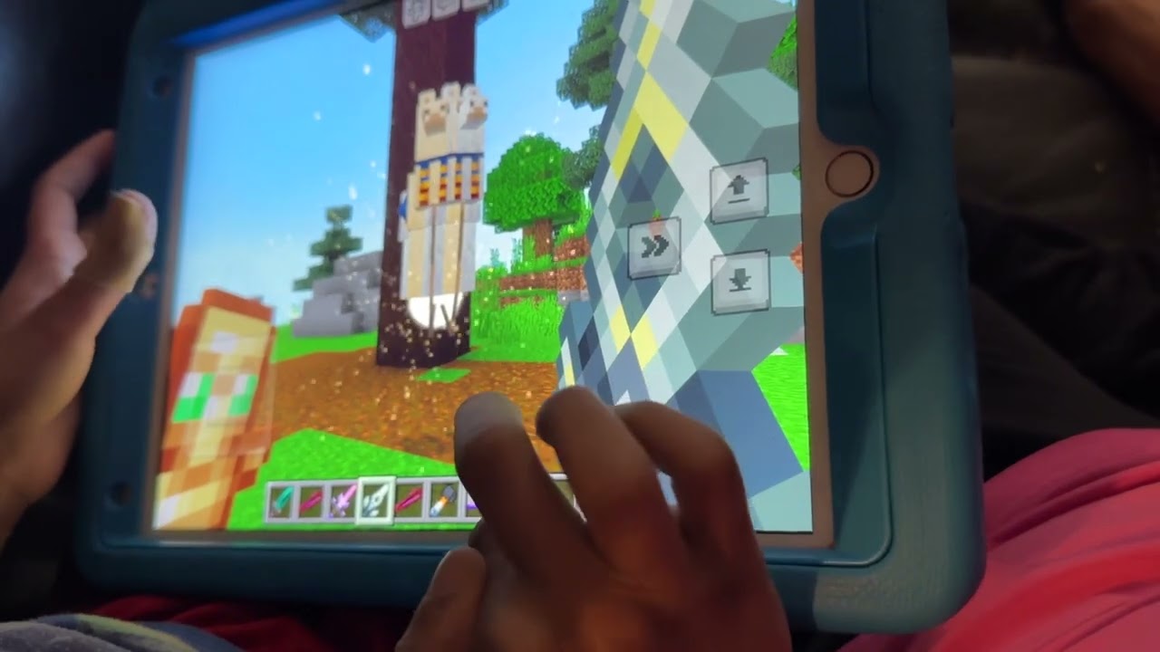 I hosted a birthday party for my mom in Minecraft world! #minecraftbirthday