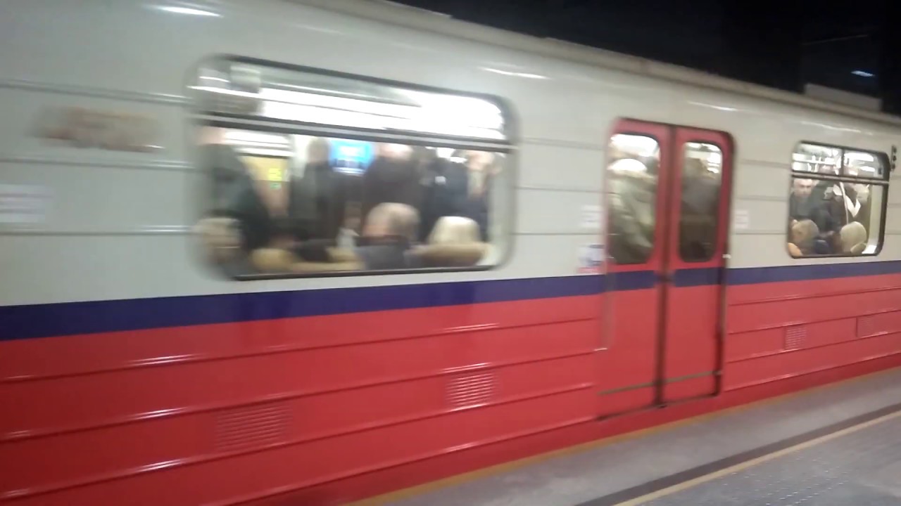 ODJAZD METRA WARSZAWSKIEGO typu VAGONMASH | linia M1 | 🚏CENTRUM🚏|