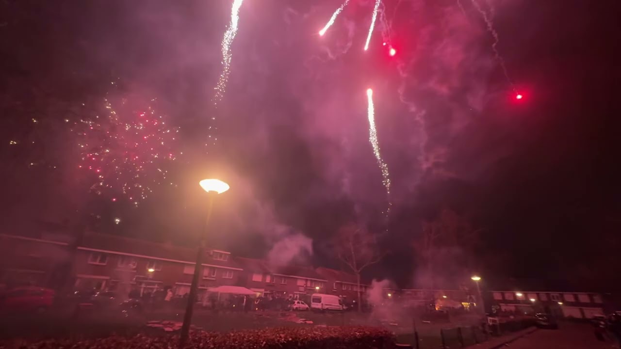 Vuurwerk show pleintje strick !