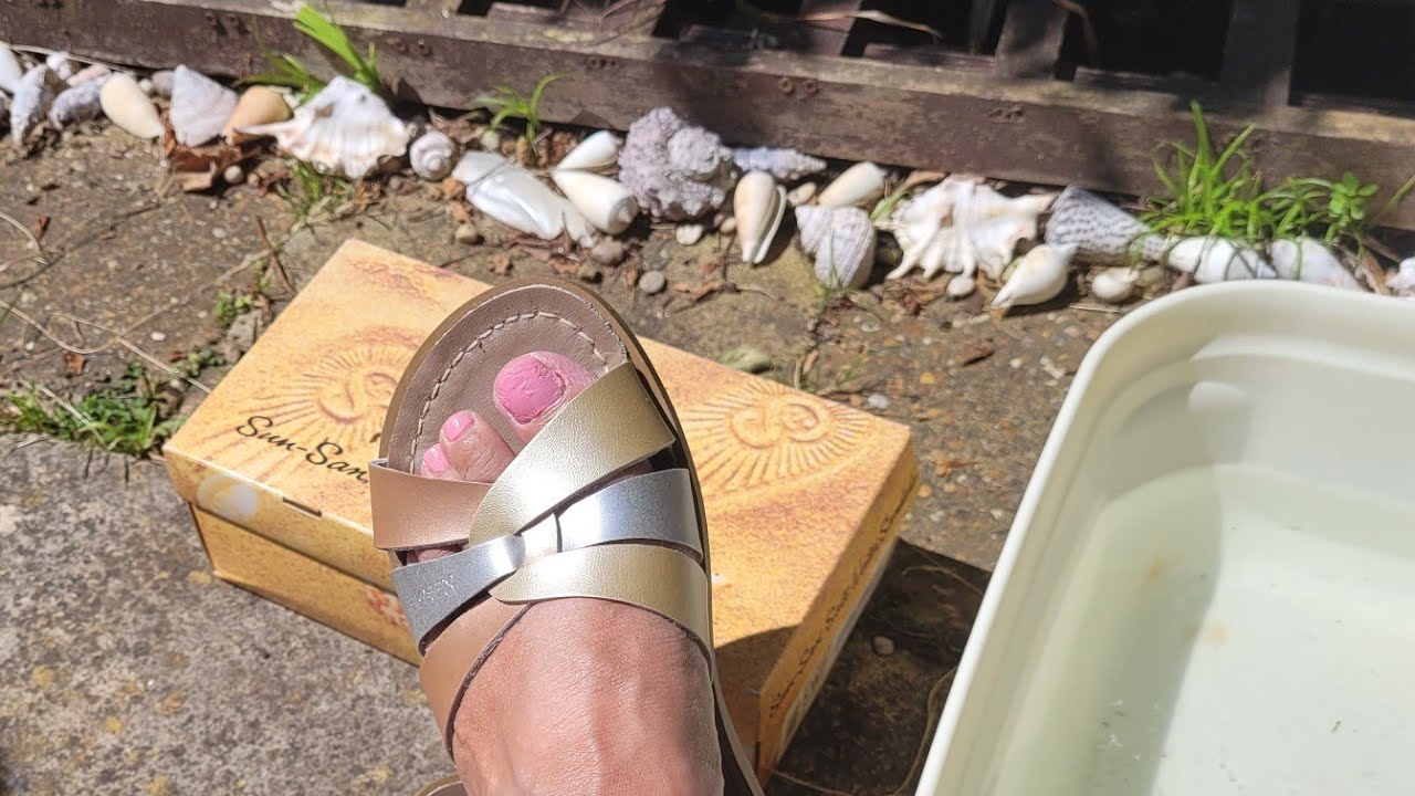 Saltwater Sandals. Trying to stretch my Russian Mash-Ups. Did it work?