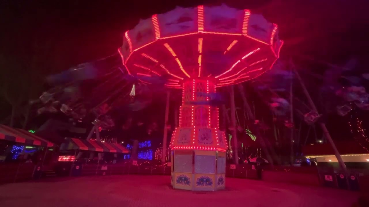 Wave Swinger ride at Hersheypark