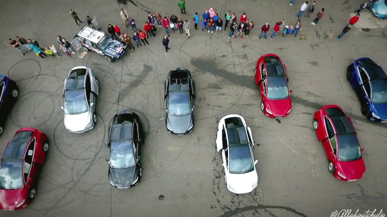 Tesla model X dance Xmas Easter Egg Record light show (Czech republic)