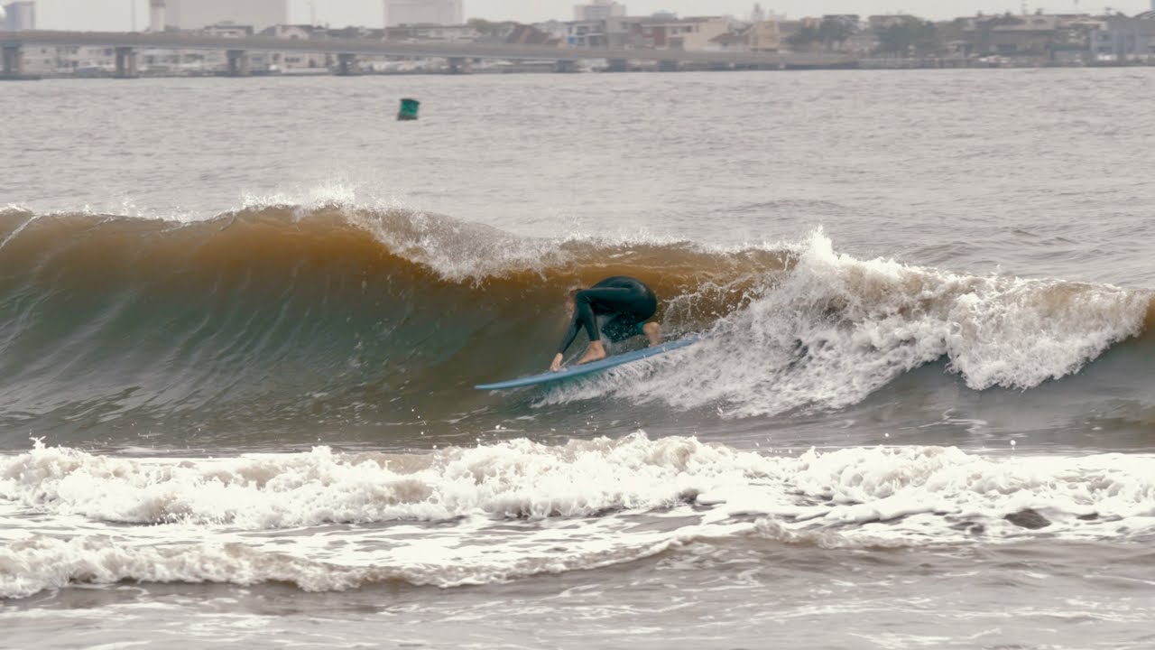 You Would NEVER Think This Wave Was Surfable!