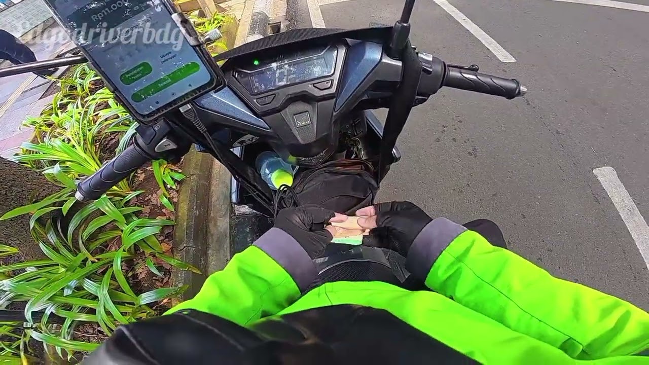 Cs nya baik 👍...... Makasi #gojekdriver #ojolmotovlog #ojolbandung #gojekbandung #ojol 