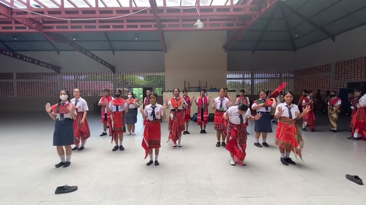 Latihan tari tradisional kelas IX-4 🫶🏻😊 sekaligus momen terakhir pakai seragam putih biru🥹🥺