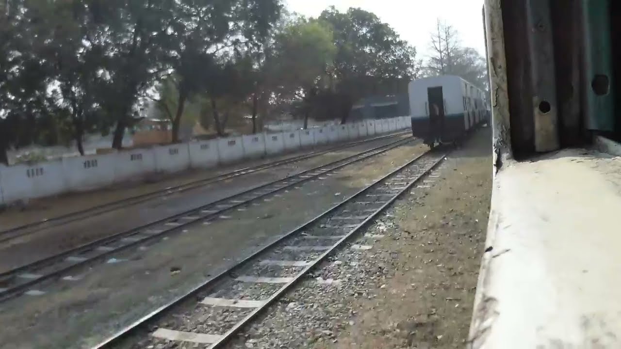 【側面展望】🇲🇲ミャンマー国鉄特急が、大河イーヤワディーに架かるインワ橋を渡る / Myanmar railways train across the Inwa Bridge