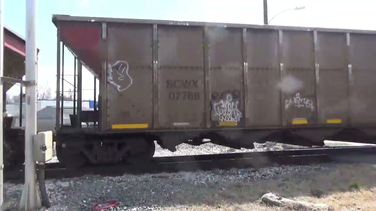 #21157 CSX C315 Loads coal