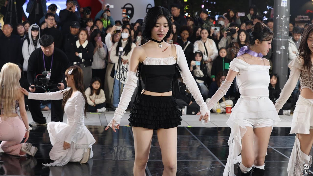251026 오유빈 YuBin 아트비트 ARTBEAT 'Dancing Alone' [ KiiiKiii ] 4K 직캠 | 〈ARTBEAT HALLOWEEN BUSKING 👻〉