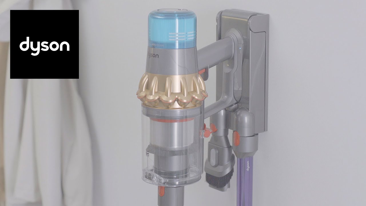 How to charge Dyson V15 Detect™ cordless vacuum | Battery and docking instructions