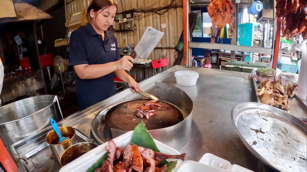 You Won’t Believe What’s at This Cambodian Street Food Tour @ Chhouk Meas Market, Phnom Penh 2026