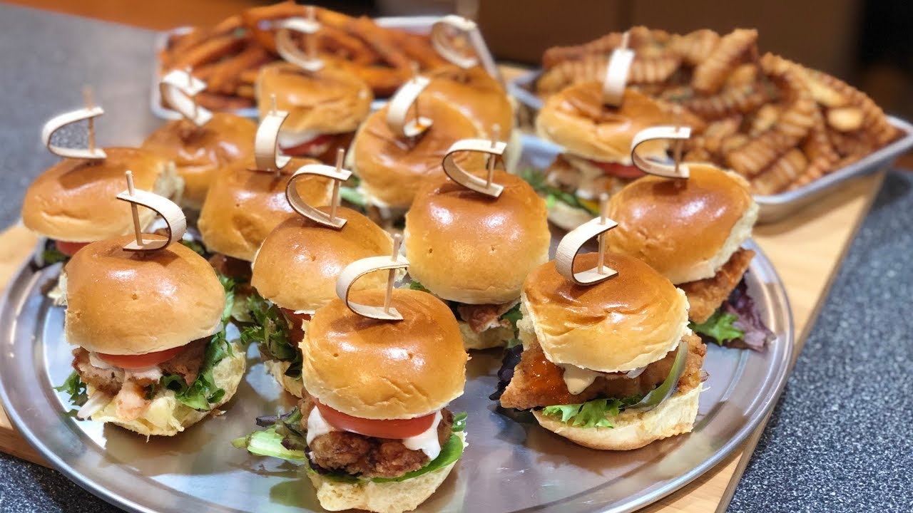 Buffalo Chicken SLIDERS !!!