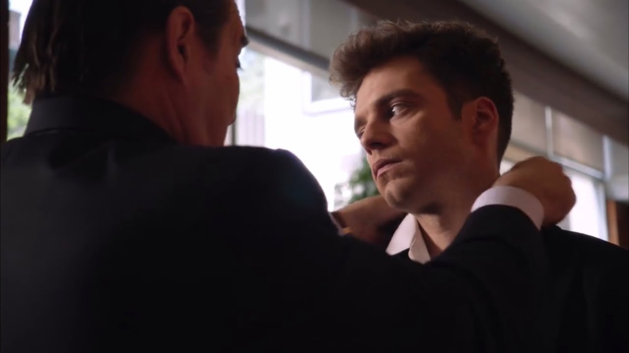 Political Animals paparazzi scene - Sebastian Stan, Ciar&aacute;n Hinds
