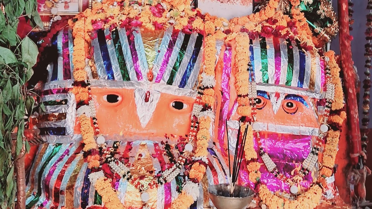 💗🙏🏻  फतेहनगर धुणी वाला बावजी  के सेवक उदयपुर गुलाब बाग से वरघोड़ा निशान लेकर आते हुए 🙏🏻💗