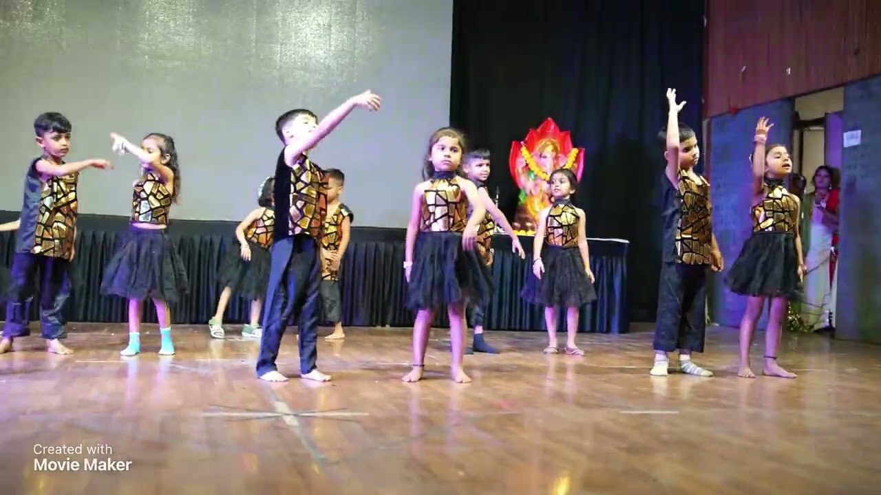 Couple dance in Natural Kids Zone