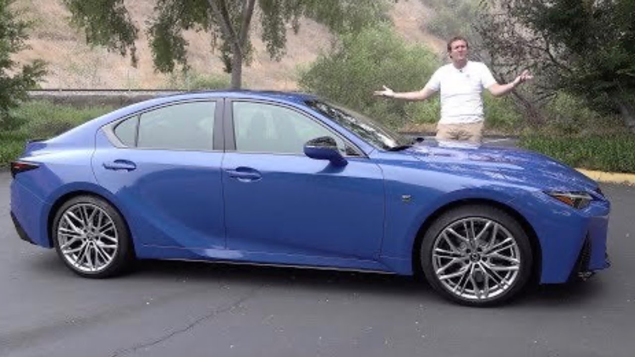 Lexus IS 500 2022 года - это олдскульный спортивный седан на V8