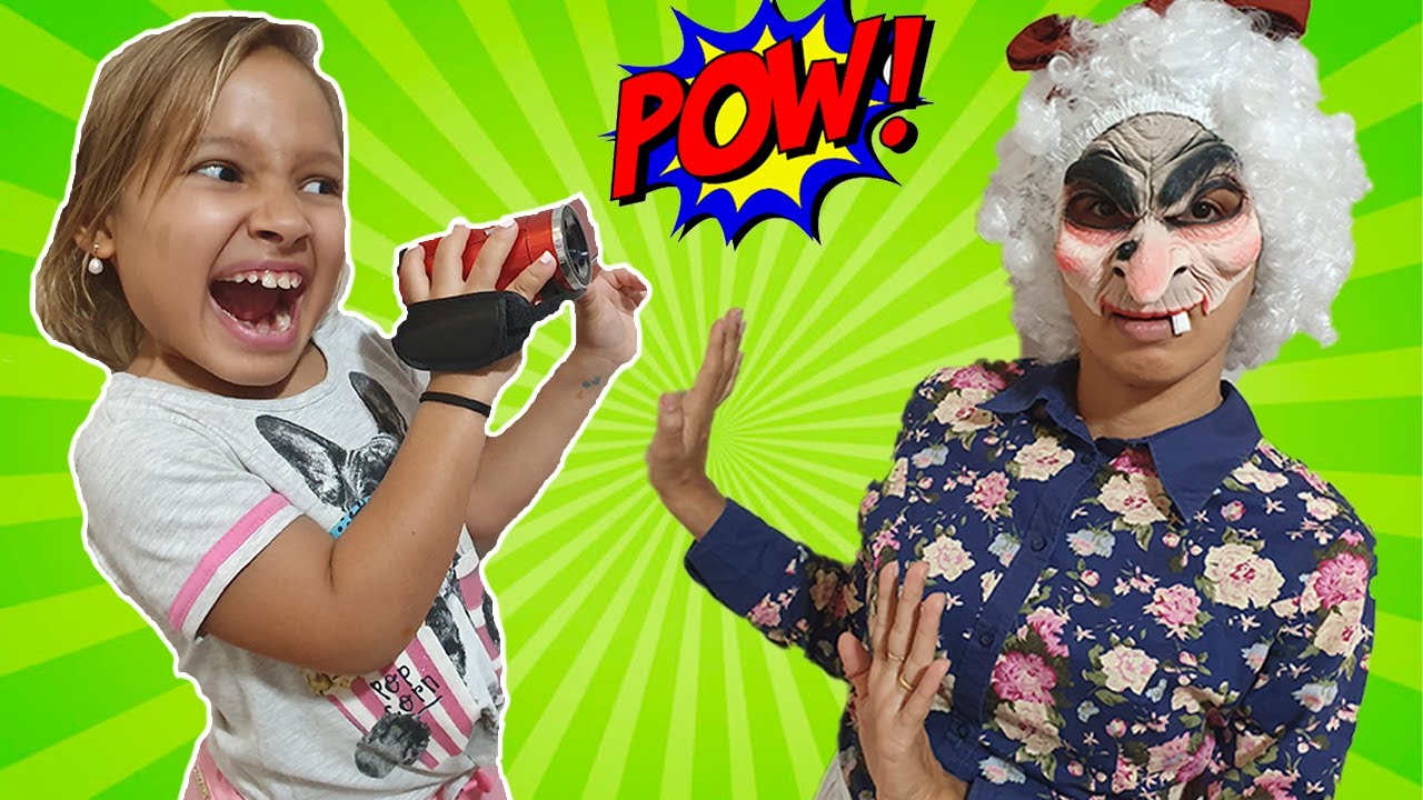 Virei BABÁ por um dia | Carol em uma BABÁ muito ESQUISITA (Kids Pretend Play Nanny for a Day)