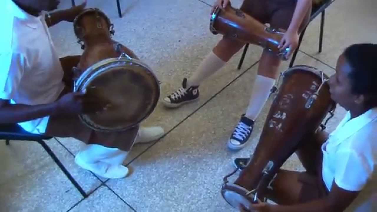 Cuban Bata Drum Lesson Hava. Aprendizaje Elegba ni It&aacute; El toque de Olokum