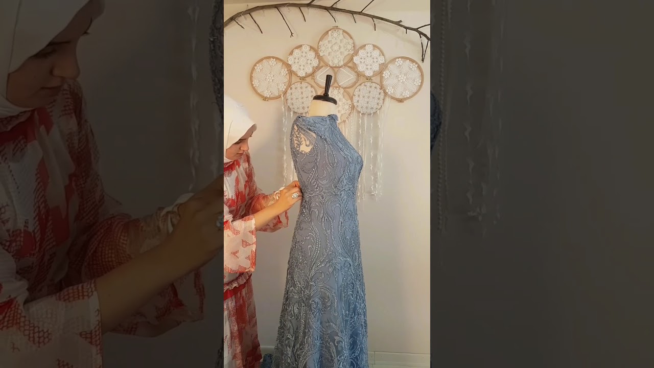 Manken üzerlerinde dantel yerlestirme