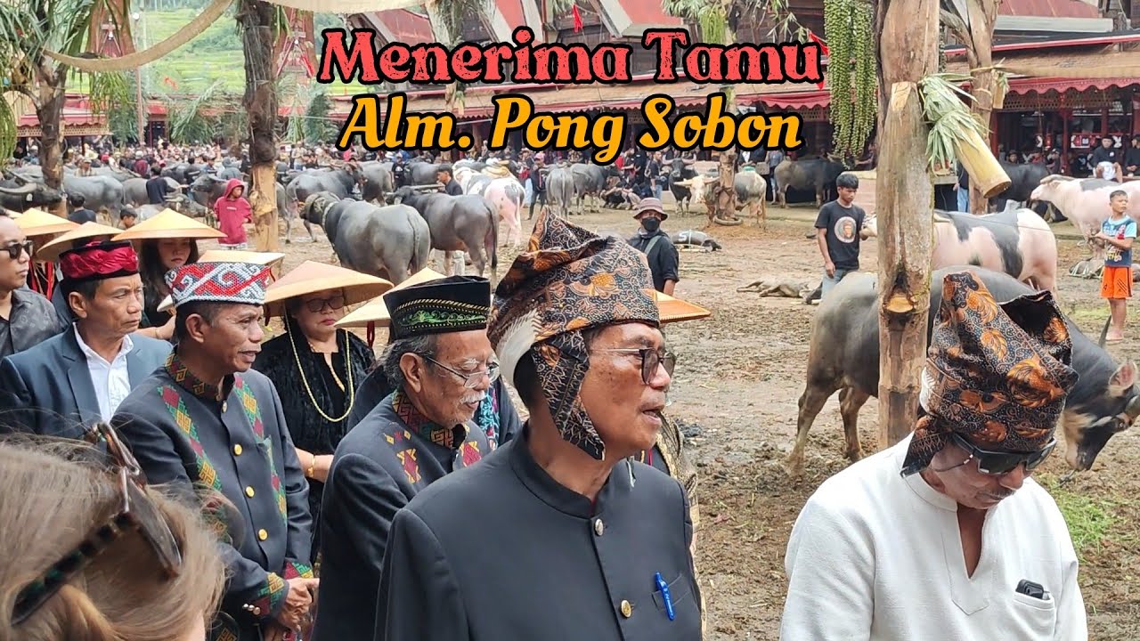Menerima Tamu Alm. Pong Sobon di Tongkonan Pasang Lambe', Lempo Sesean Suloara', Toraja Utara