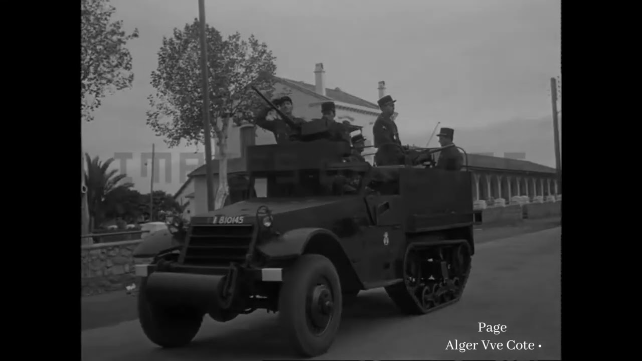 Cherchell, d&eacute;fil&eacute; Militaire En 1958