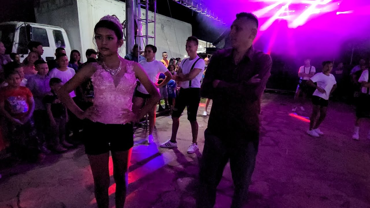 BAILE SORPRESA DE HUESO CON SU HIJA LO QUE NUNCA VISTES EN LOS ENSAYOS.
