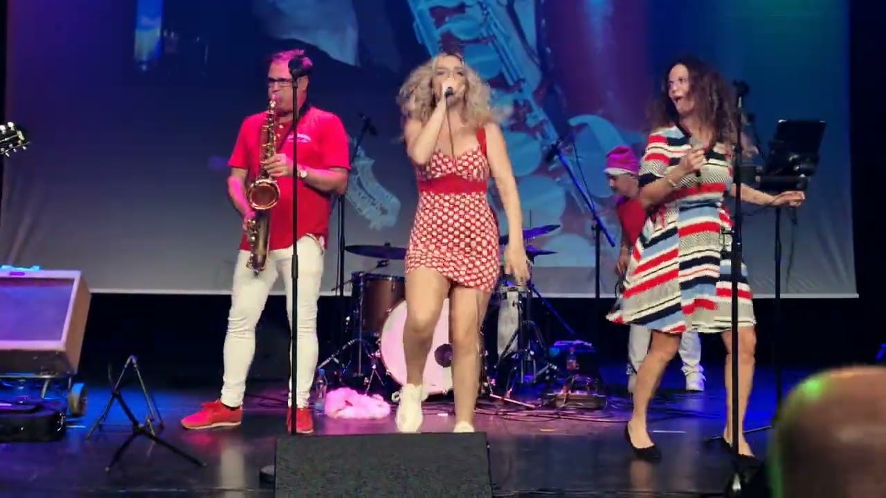 Proud Mary - /teljes szám/  Ria és Dorisz valamint a Pedrofon csapat.