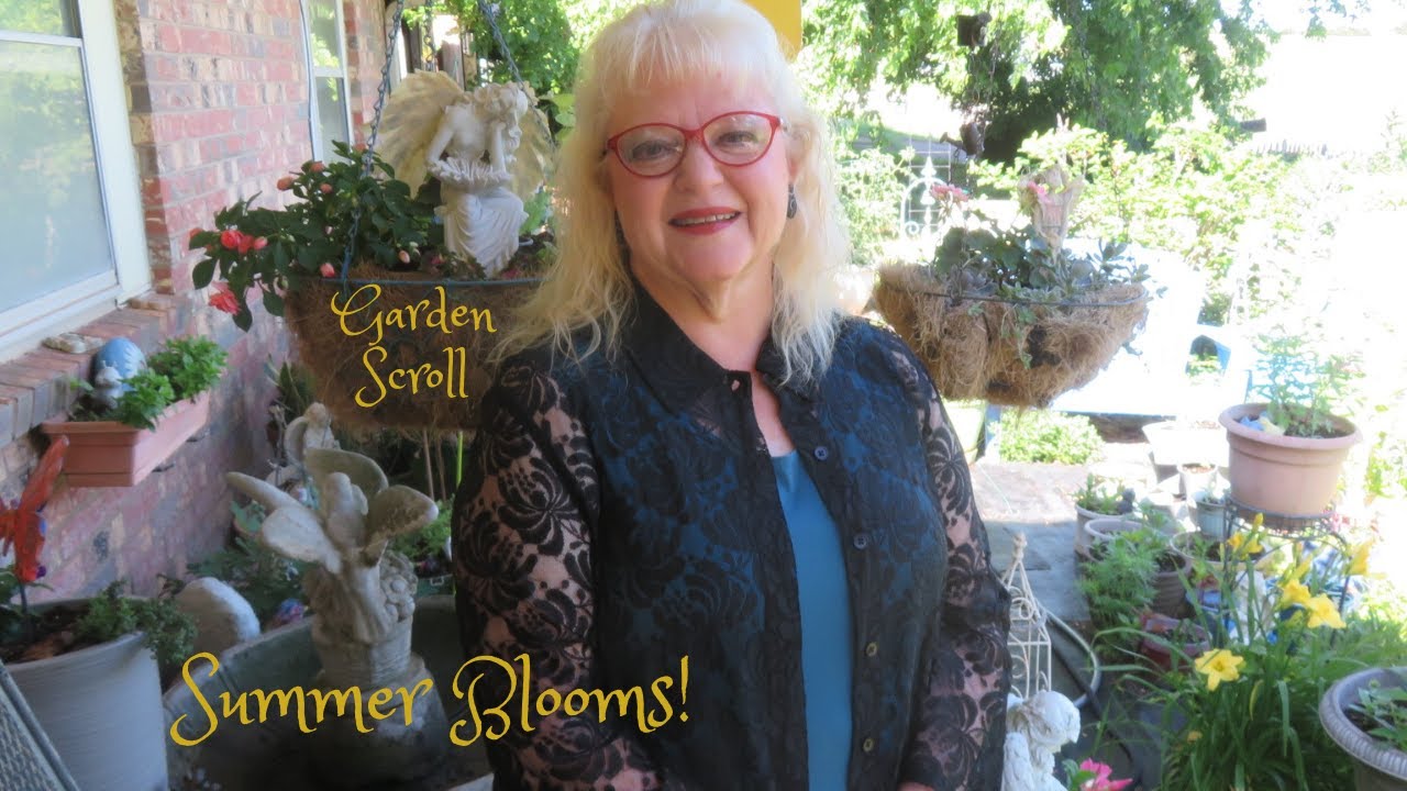 Garden Scroll. Summer Blooms!