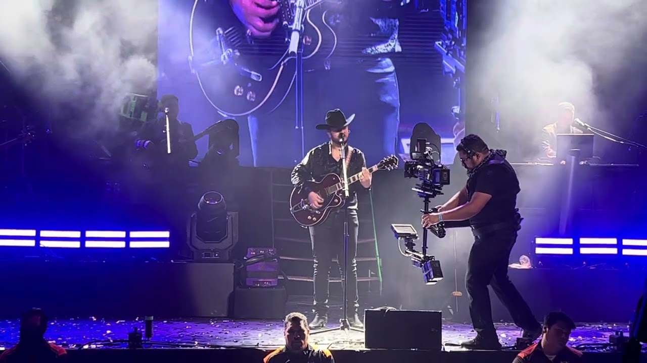 EDÉN MUÑOZ “TENGO QUE COLGAR”TOUR 2023 CONSEJOS GRATIS AUDITORIO TELMEX GUADALAJARA JALISCO 19 08 23