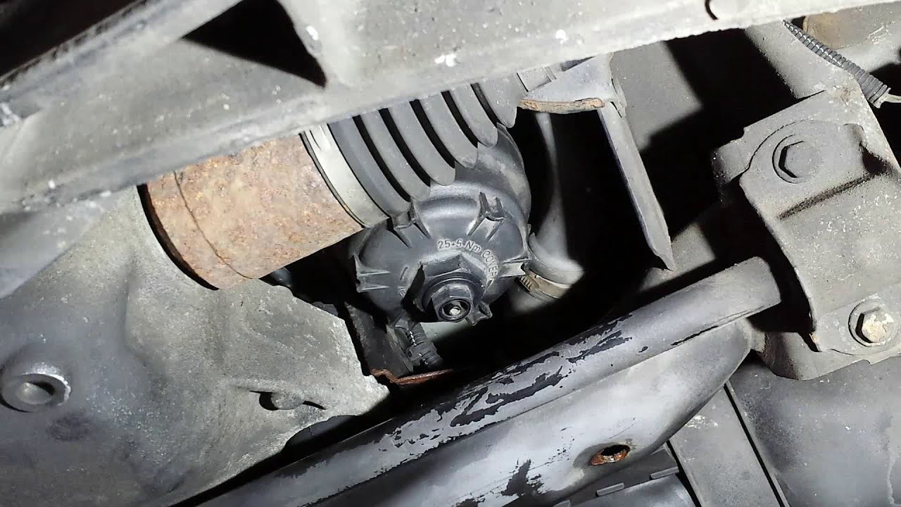 VOLVO XC60 D5.  KRAFSTOFFFILTER WECHSELN.