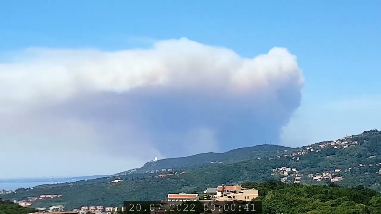 (Trieste) Rozzol Melara le Immagini delle Proporzioni del Rogo a Lisert Ts e Il Vallone Go ore12:00