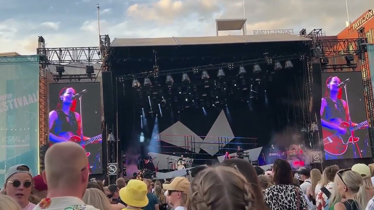 SANNI - Tyhmä live Suomipop Festivaali 2023 Jyväskylä