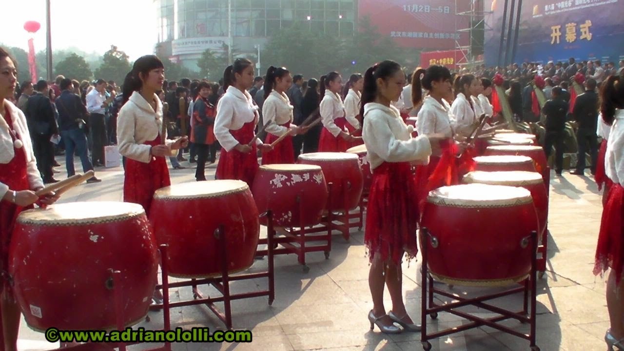 Adriano Lolli a WUHAN , espositore alla fiera internazionale di ottica e optoelettronica