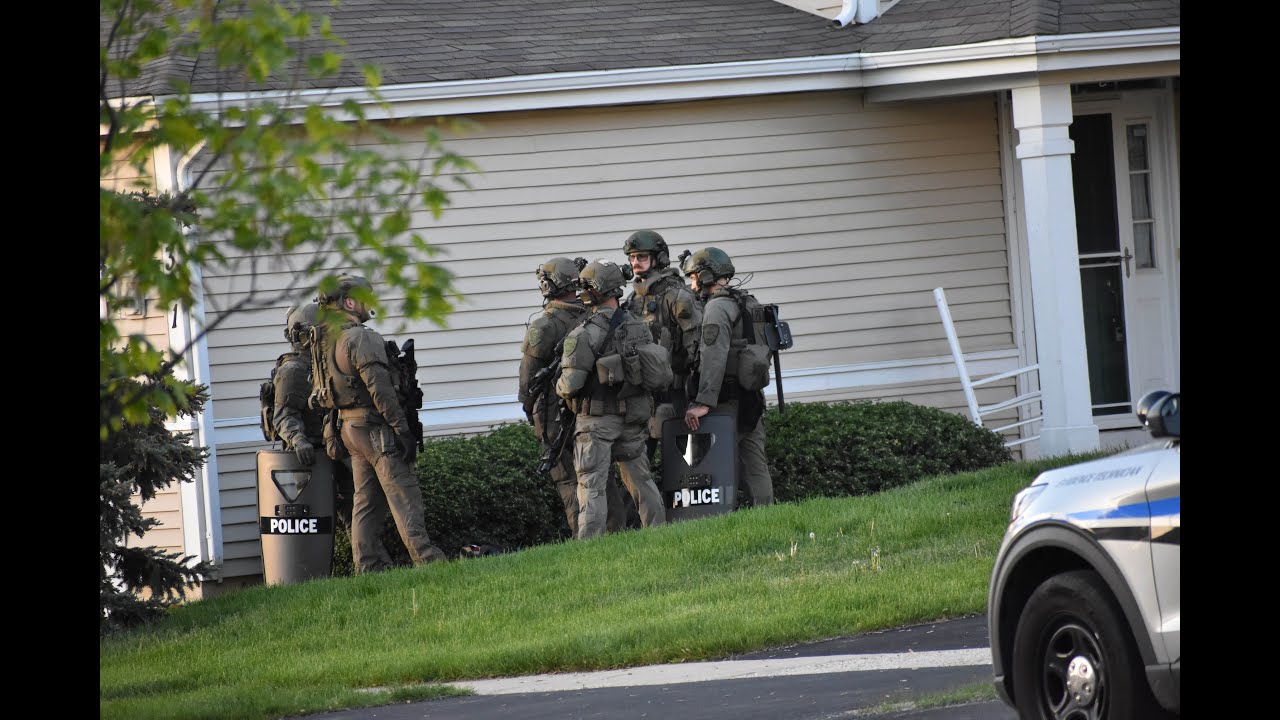 SWAT Team and Crisis Negotiators End Standoff With Armed Suicidal Man in Round Lake, IL 05/08/24