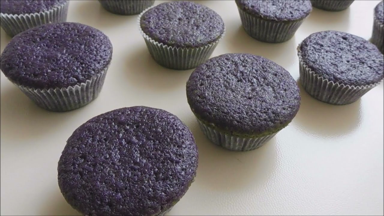 violet cupcake with cream cheese frosting #viral