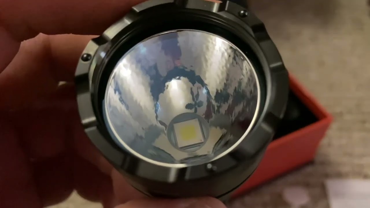 Acebeam P17 Defender.