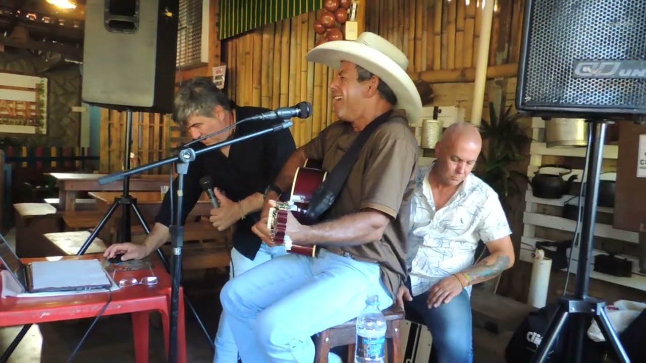 PROGRAMA TRADIÇÃO SERTANEJA - BARRETOS; O CANTOR ISAIAS E BANDA NO TRADIÇÃO SERTANEJA.