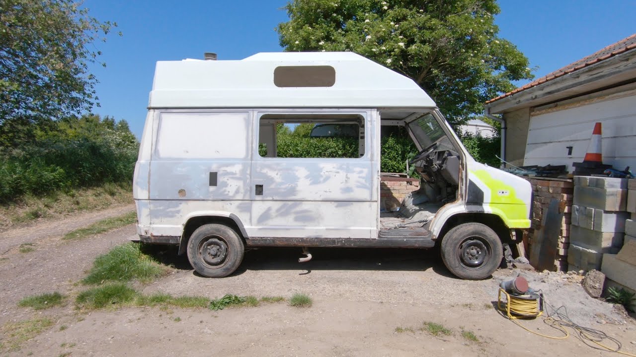 FINISHING REMOVING THE SPRAY PAINT FROM THE DRIVERS SIDE OF THE CAMPERVAN