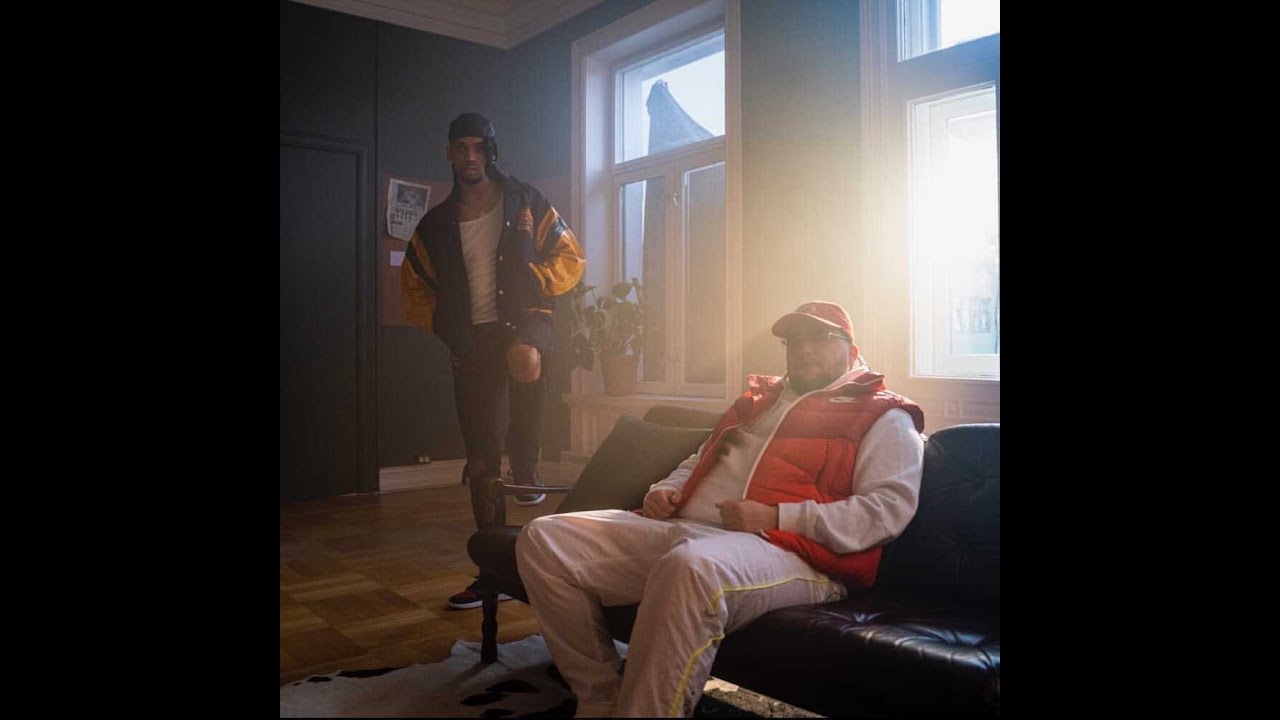 Oscar Blesson - Er Du Dum? feat. Jonas Benyoub (Official Music Video)