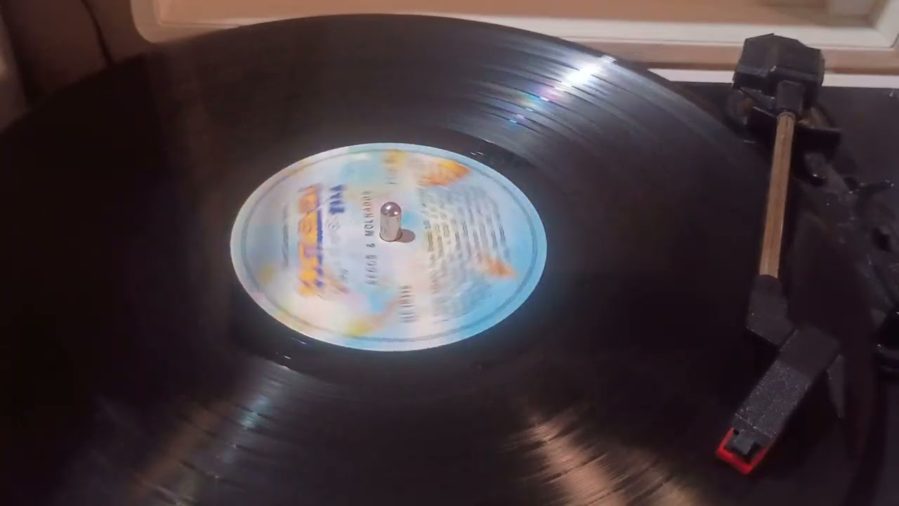 B. 2 - Mulher Barriguda (Secos & Molhados: 1973)