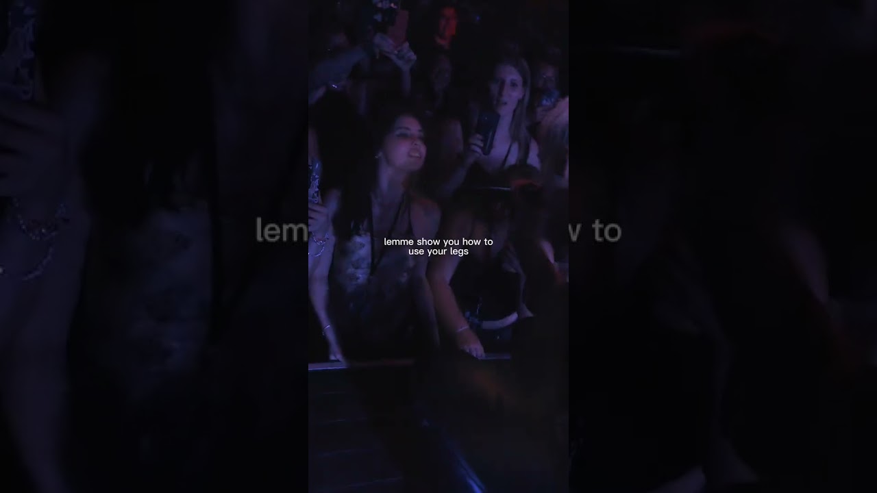 i always sing to the quietest girl in the front row 😌😌